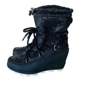 Sorel Kinetic Boots Size 6.5 black wagetproof insulated boots
